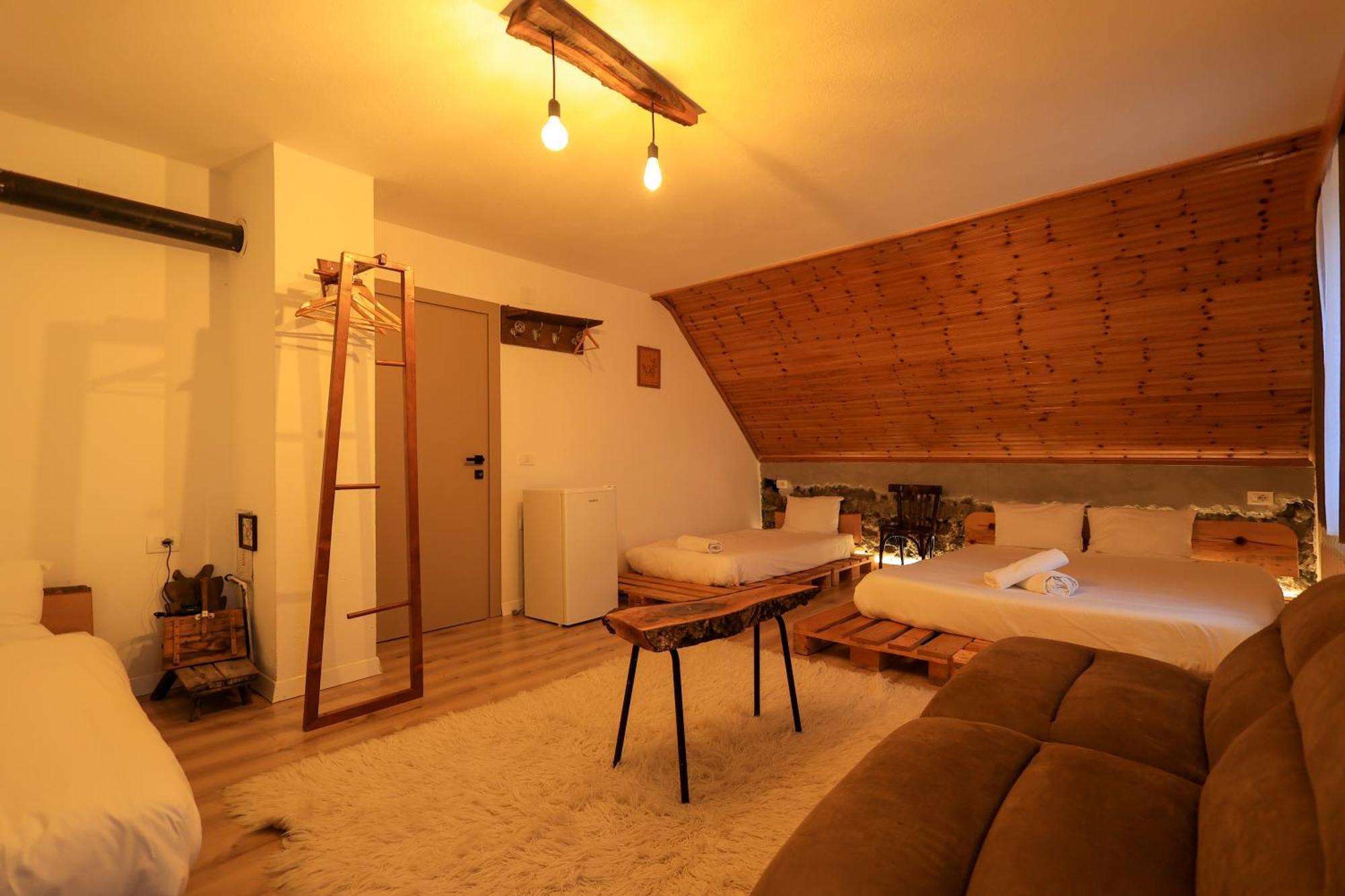 N'Konak Guesthouse Puke ภายนอก รูปภาพ
